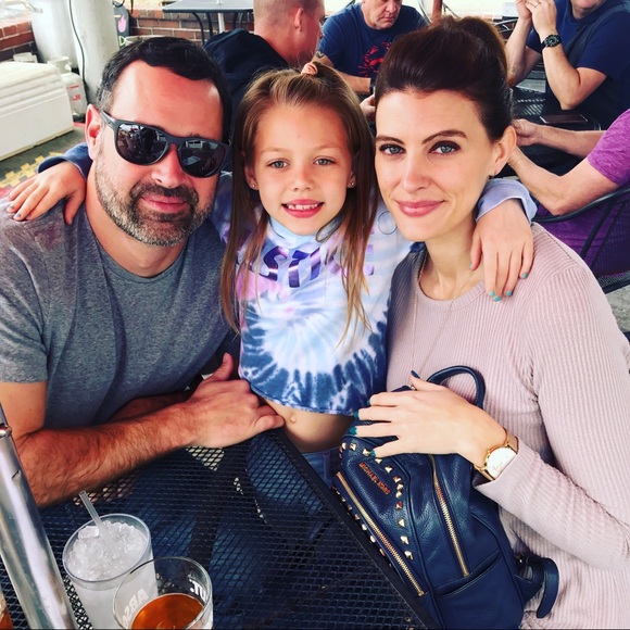 Meet your Posher, Hayley - Picture 2 of 2